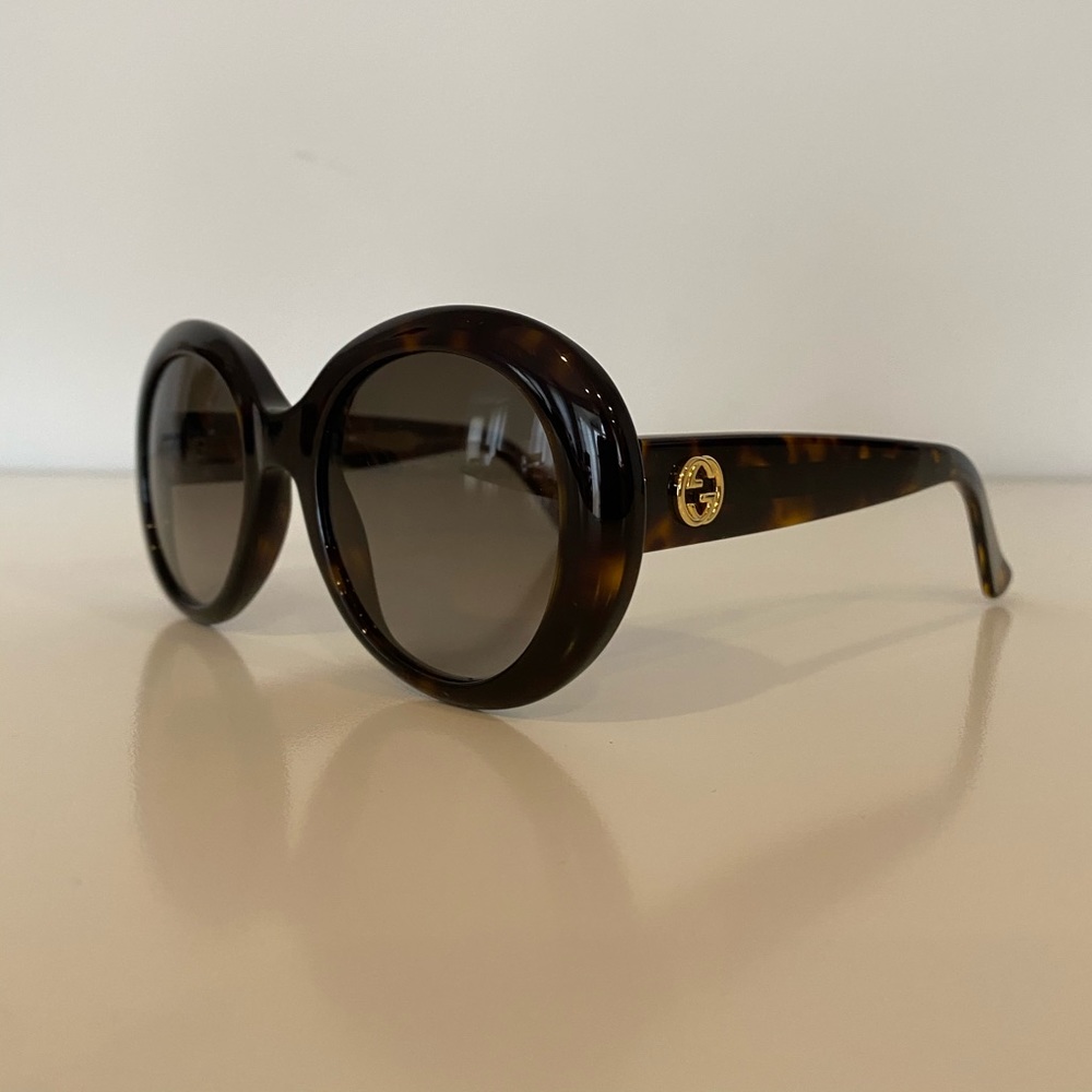 Gucci Tortoise Shell Round Sunglasses